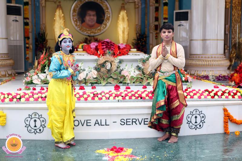 Sri Krishna Janmashtami Celebrations 2014 at Prasanthi Nilayam Updates
