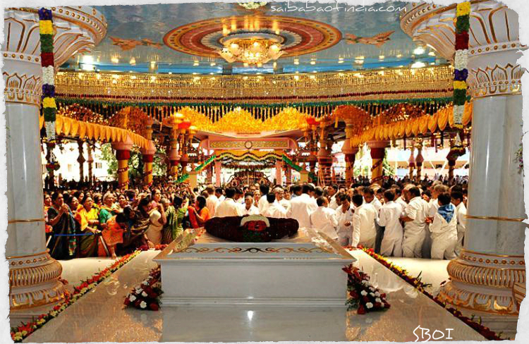 Prasanthi News: Sri Sathya Sai Aradhana Mahotsavam - MahaSamadhi Day of Bhagawan Sri Sathya Sai Baba 