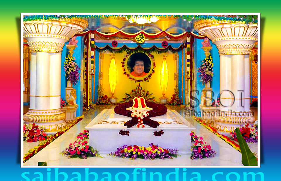 http://www.saibabaofindia.com/june2011/Mahasamadhi-of-bhagawan-Sathya-Sai-Baba-Unveiled-15072011.jpg